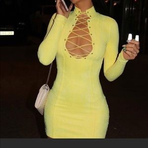 Sexy yellow dress 👗
